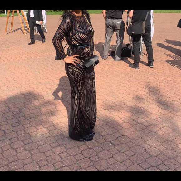 Gorgeous long black dress. Used for 1 event only ! - Picture 2 of 2